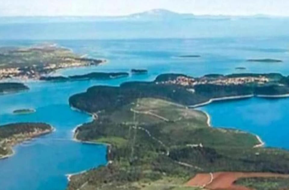 Region [summer] (>5 km)