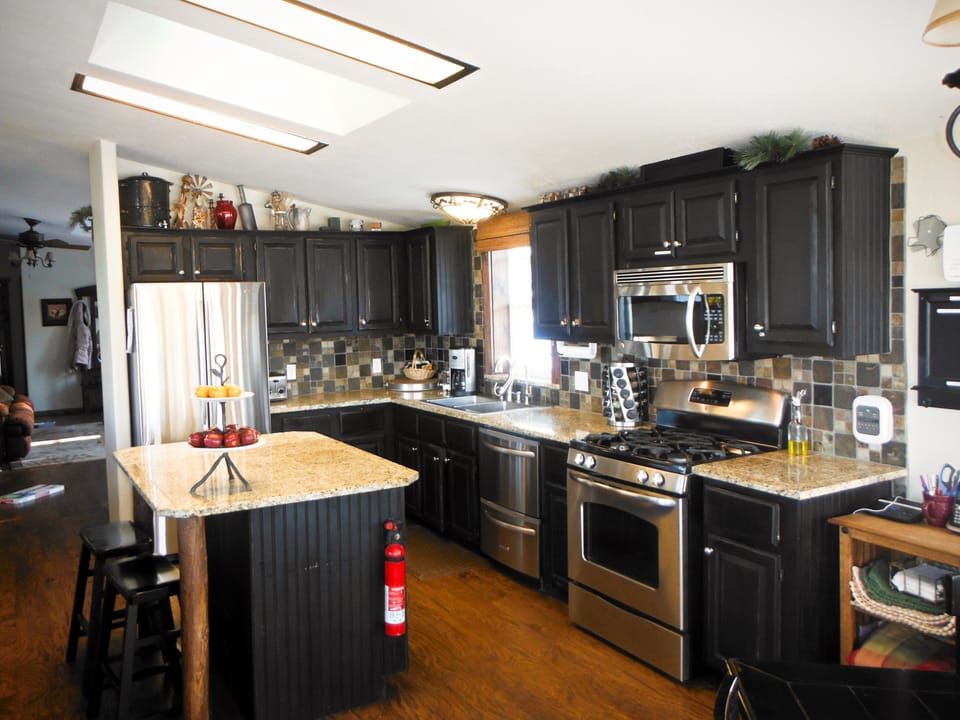 High-end appliances: browning microwave, dual drawer dishwasher, & more.