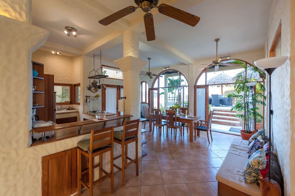 Villa Palapa dining and kitchen
