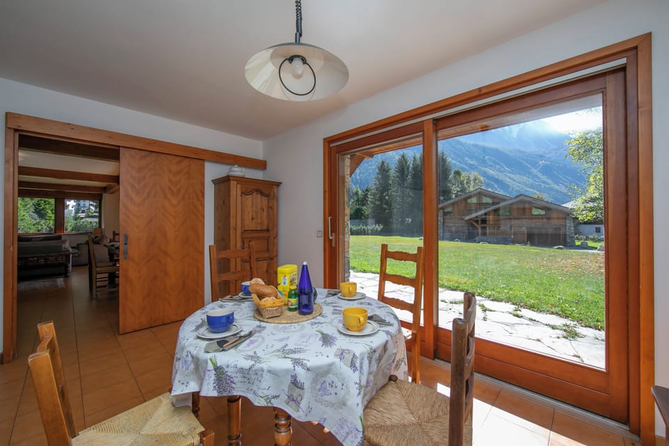 Space for dining in kitchen with mountain views