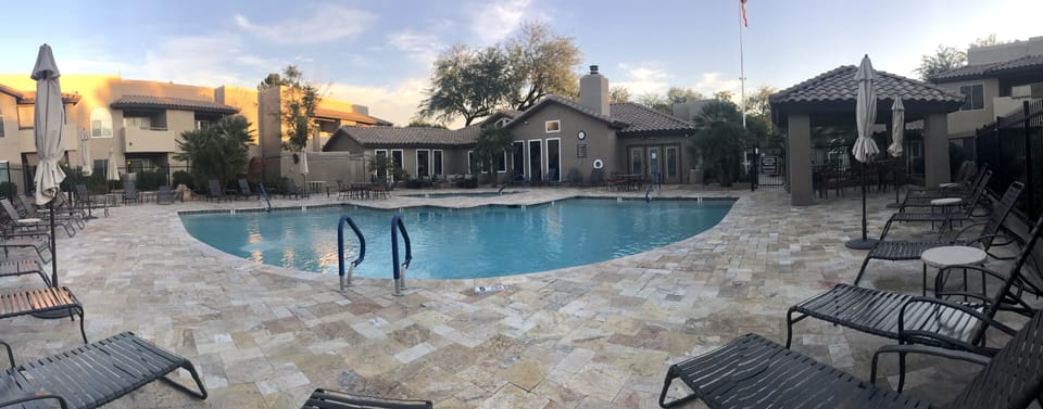 main pool and Jacuzzi direct access to clubhouse