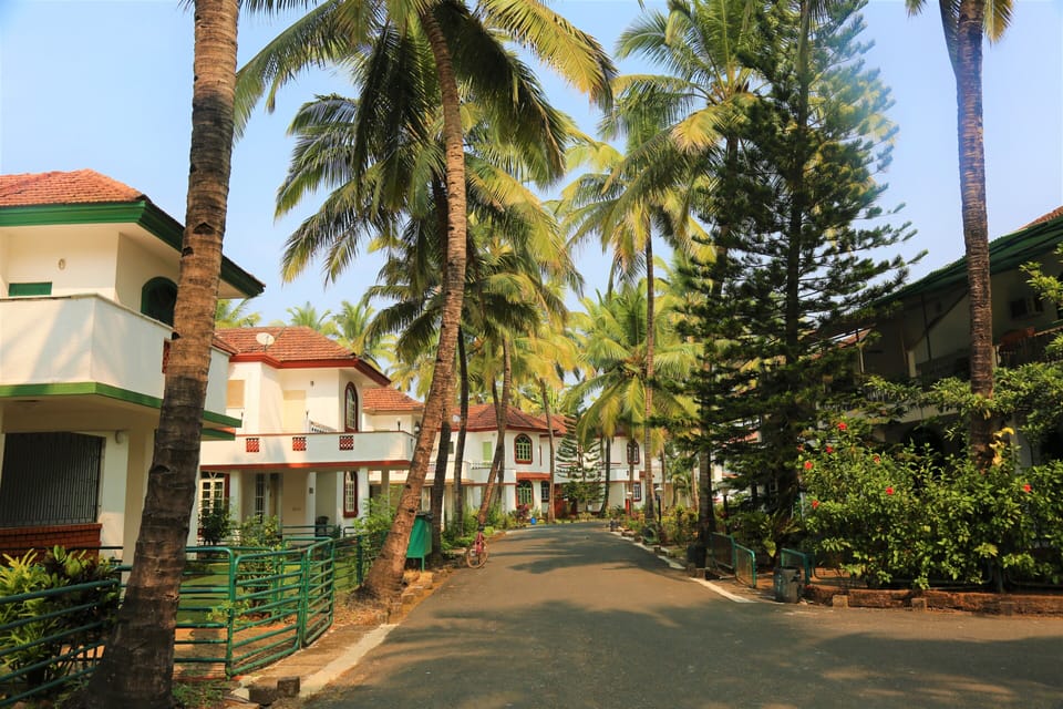Internal Road to Villa