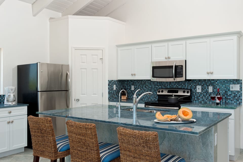 Coconut Beach Villa - Gourmet Kitchen, fully equipped!