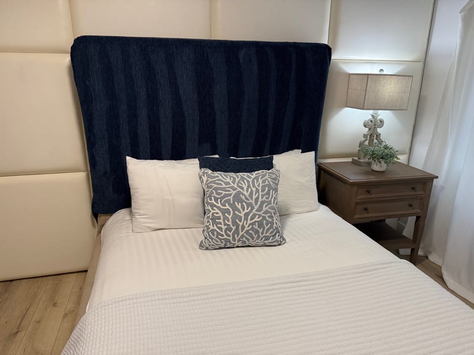 Queen bed in bedroom 8