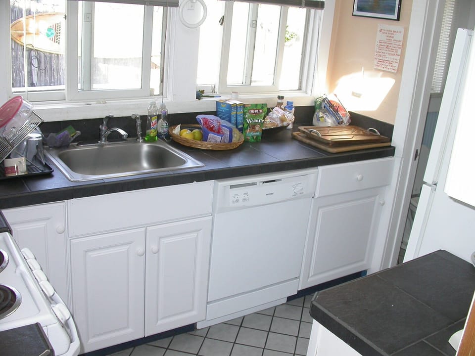 Kitchen - Dishwasher, Oven, Range, Microwave, Toaster, Coffee Maker