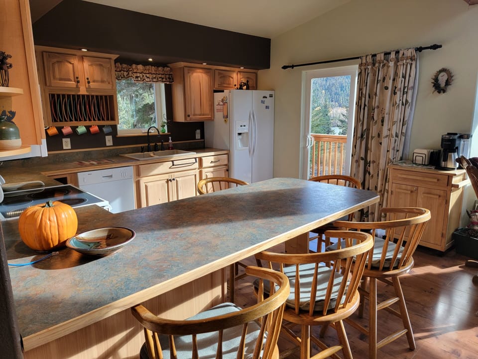 Counter seating 