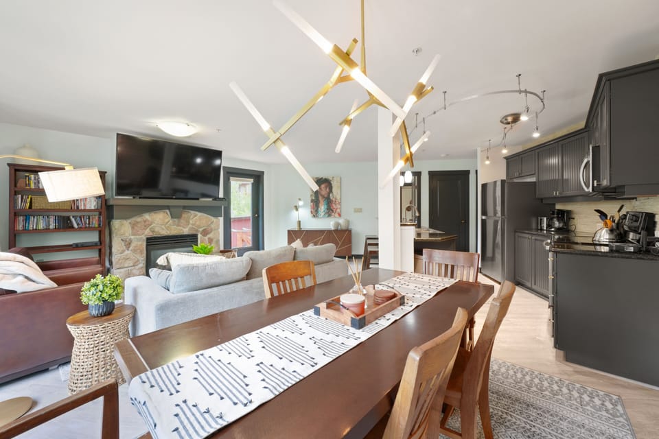 Dining room area 