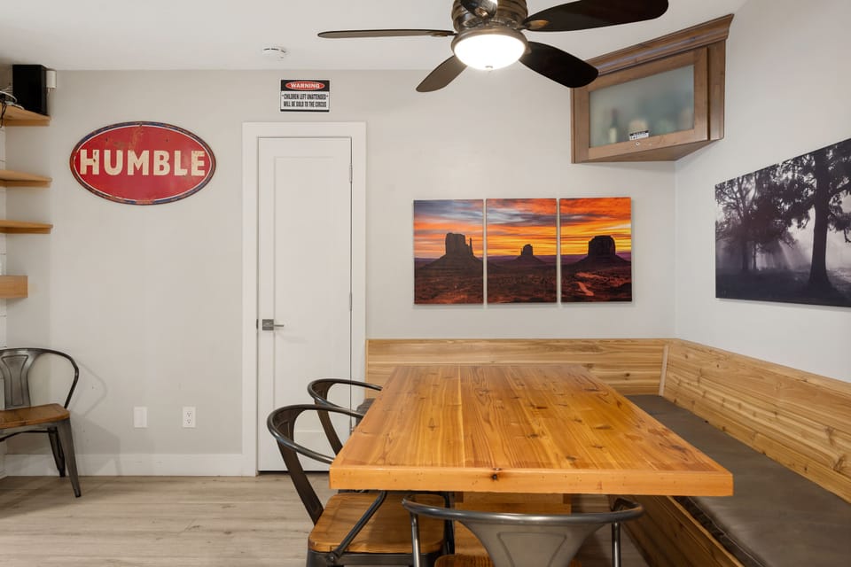 Dining Table | Dishware Provided