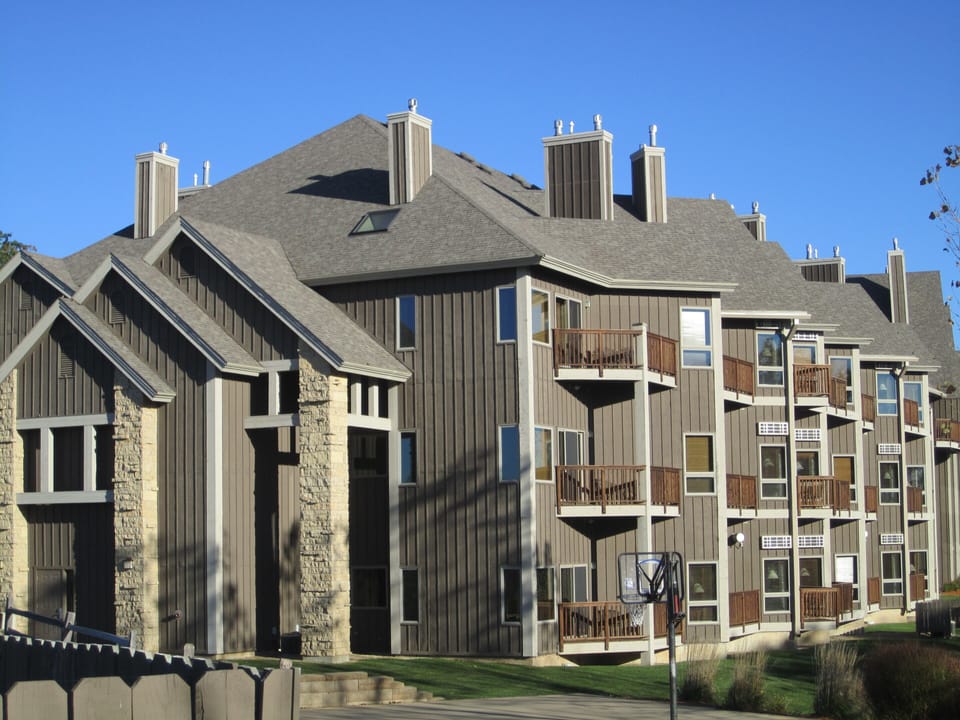 Back View of the Longhollow Point Inn