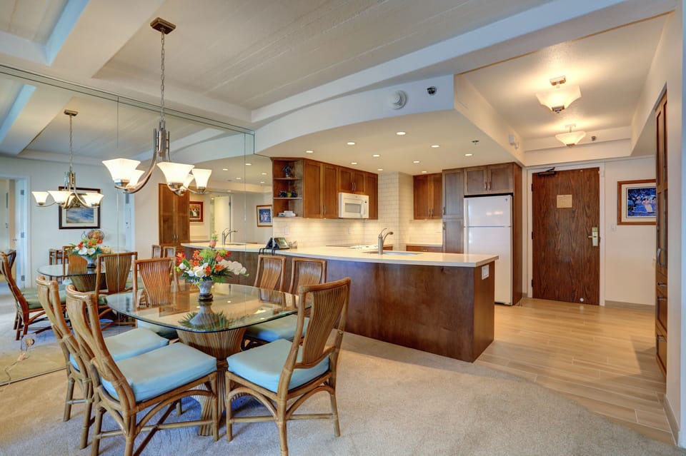 newly remodeled  dining and kitchen area