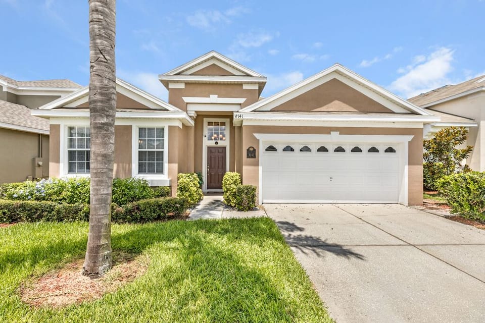 Front of Sun Palm Disney Villa