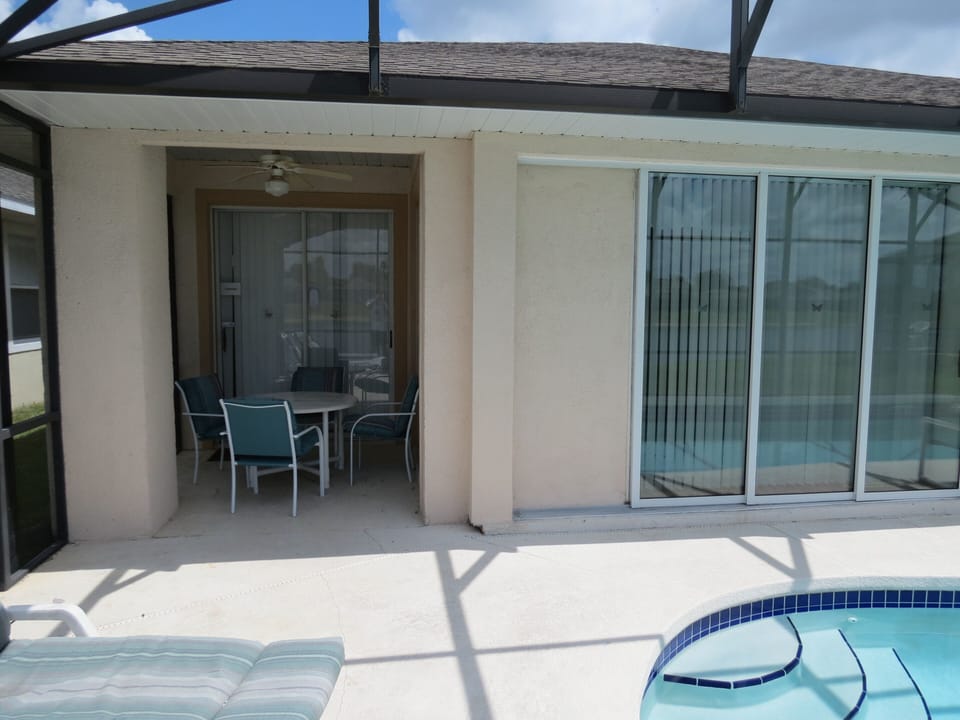 Covered patio/Lanai