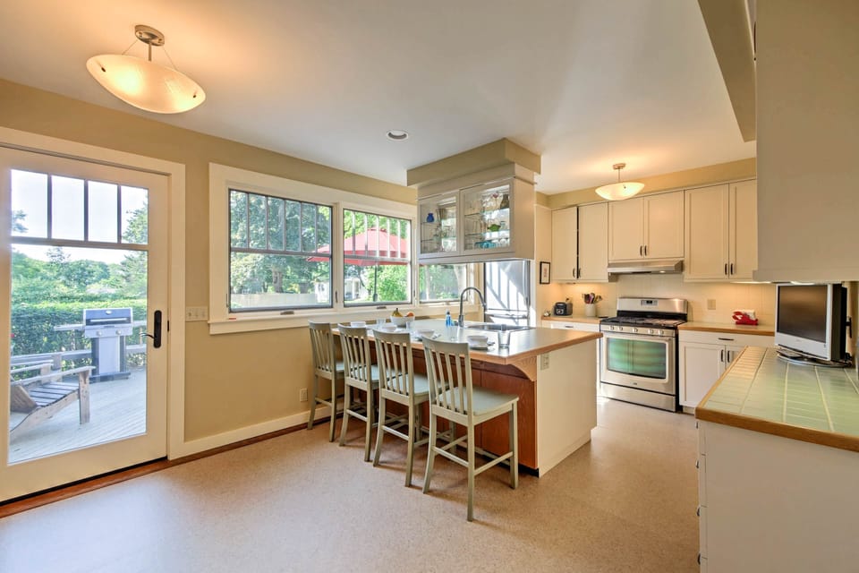 Kitchen | Cooking Basics | Dishware/Flatware