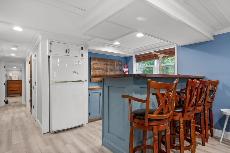 Play bartender and serve up some drinks in the bonus kitchen which offers seating at the bar and a full sized refrigerator - 10 Seventh Street Harwich Cape Cod - Cape Vista - NEVR