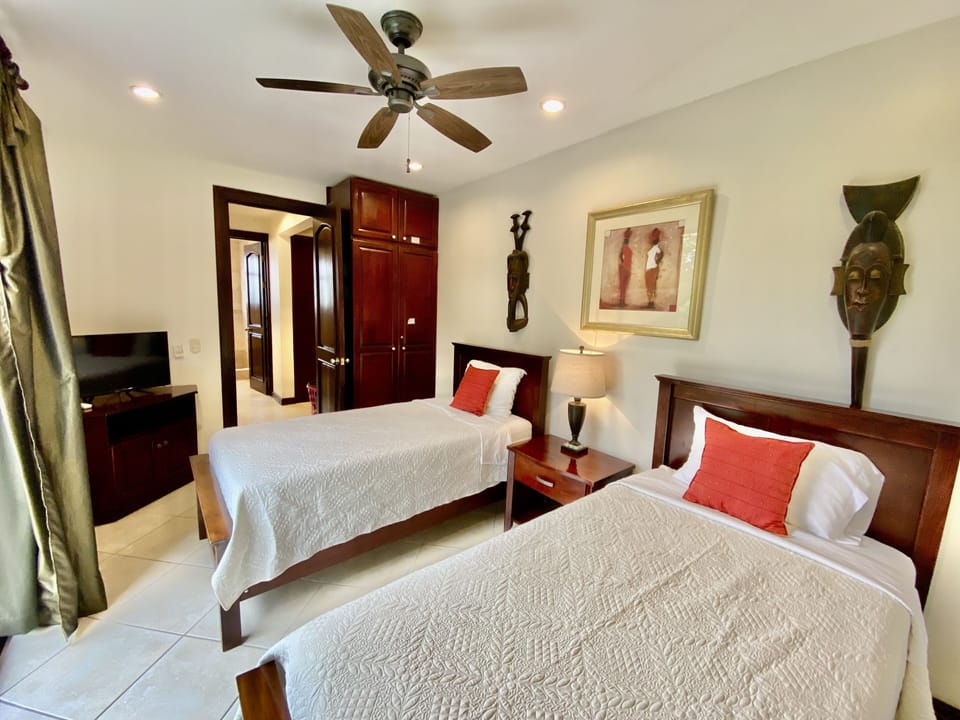 Guest bedroom