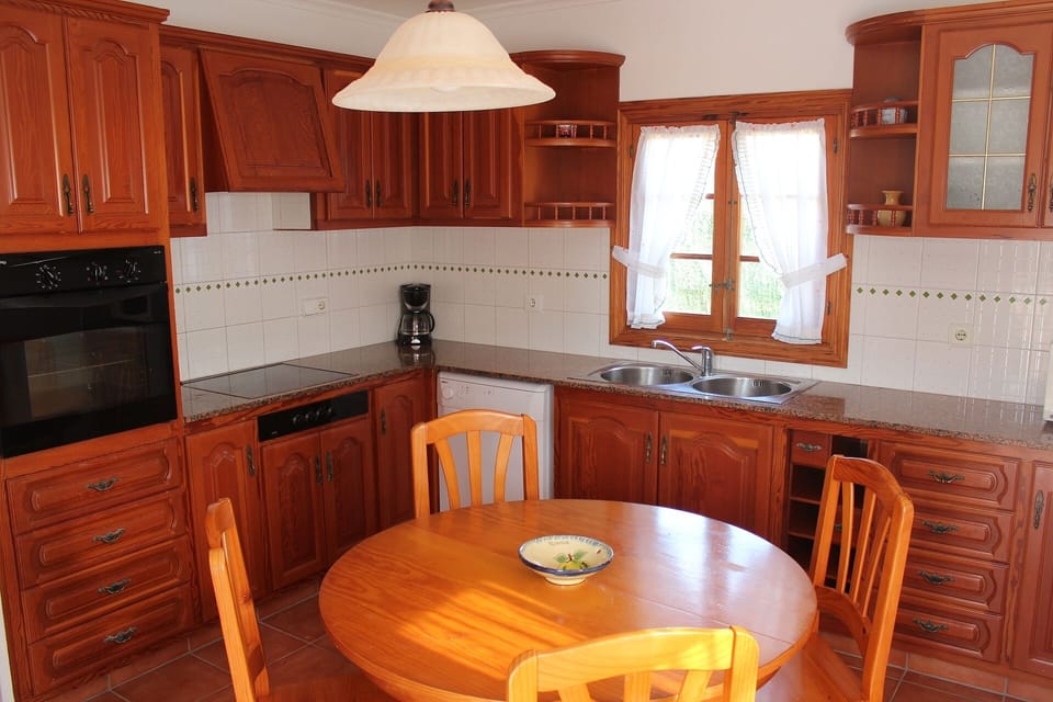 www.villasjuliamenorca.com