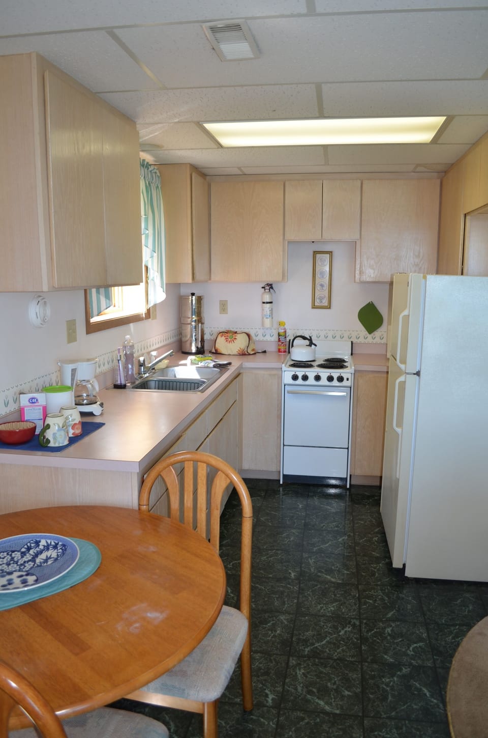 APARTMENT KITCHEN