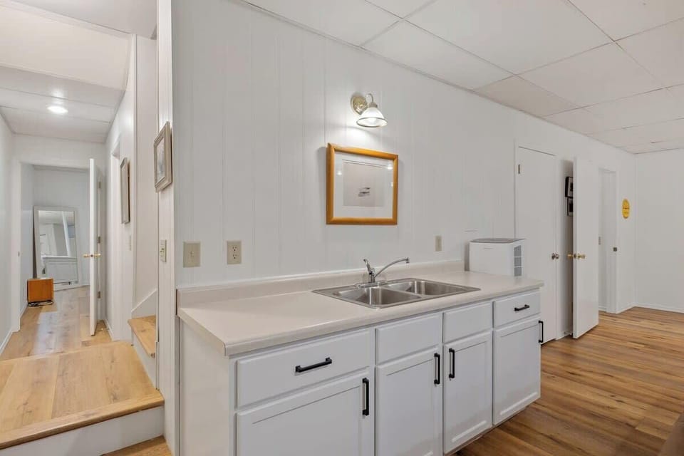 [Lower Level] There's a wet bar in the Game Room.