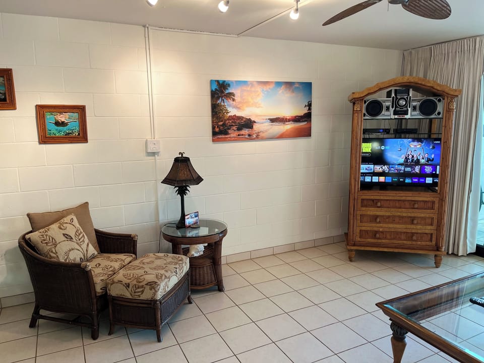 Living room with Hawaiiana theme