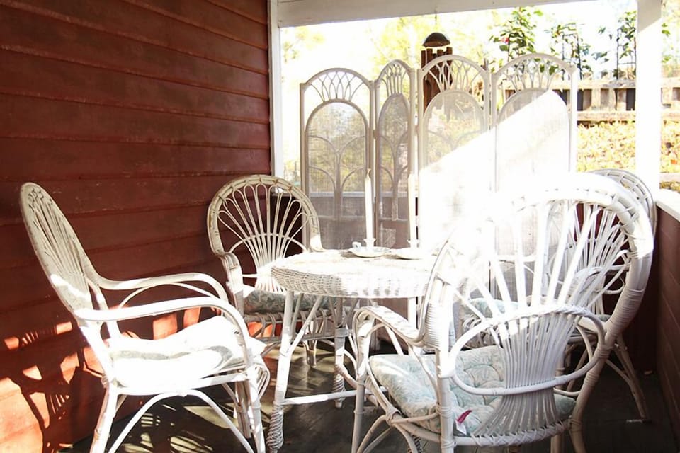 Ocean Atelier, porch 