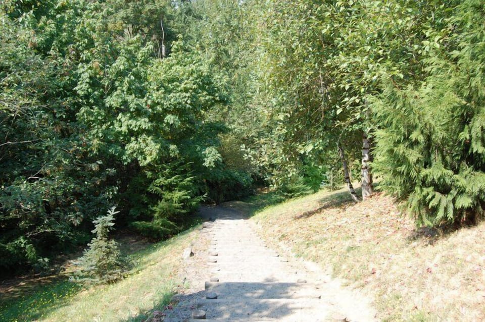Miles of hiking/biking trails (+ a great duck pond) are just outside your door