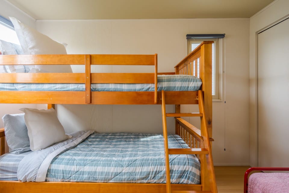 Bedroom 4 - lower level (2nd photo)