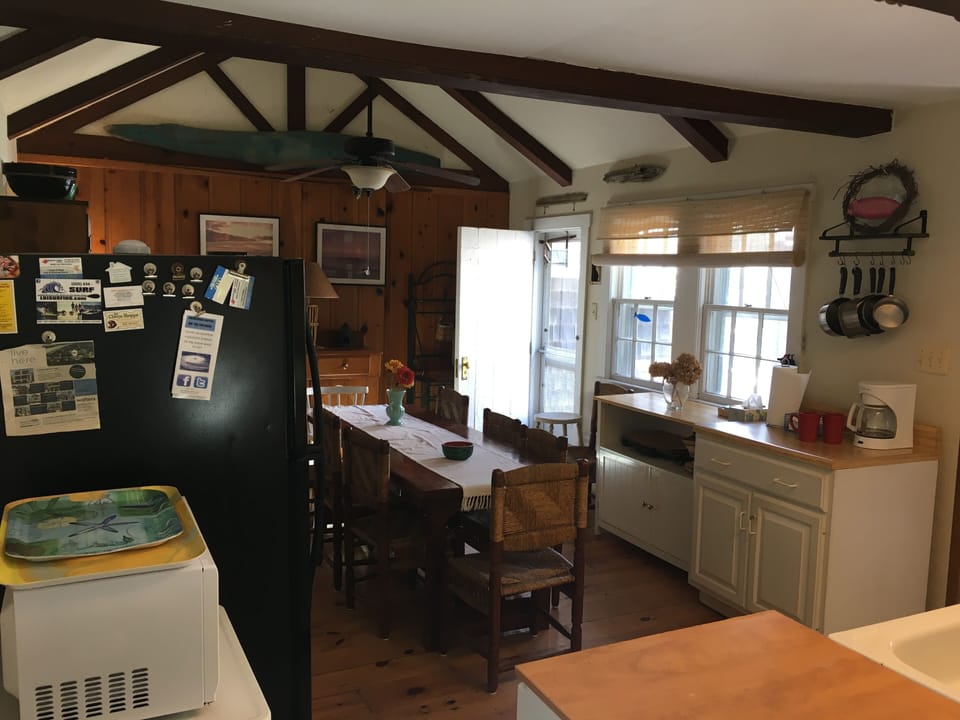 Kitchen- seating for up to 8