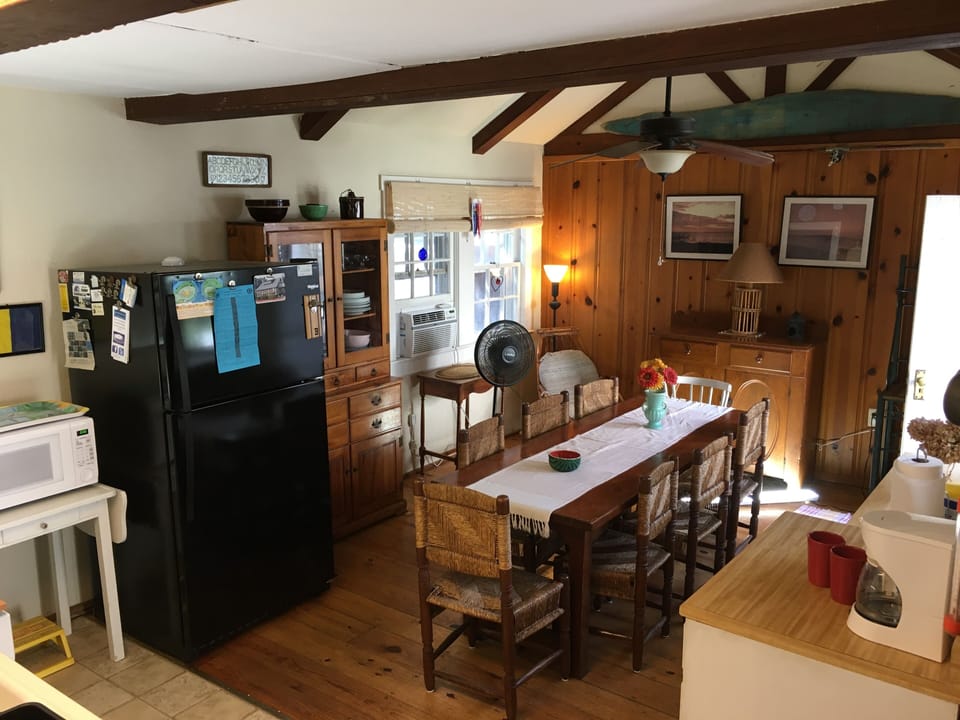 Kitchen- seating for up to 8
