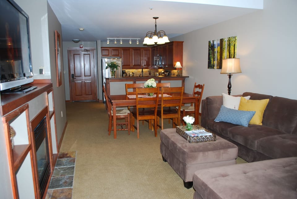Spacious living room