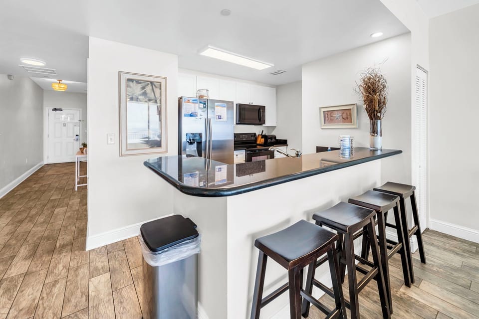Eat-in bar seating