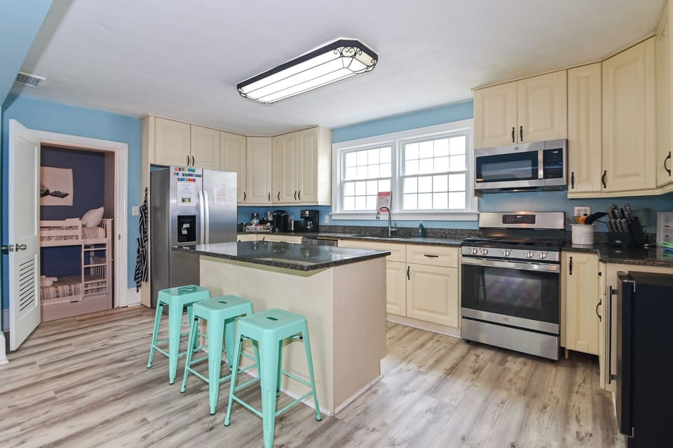 kitchen featuring fast serve ice maker