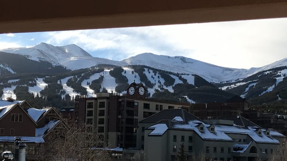 1 Blk to Main St, 300 Yds to Ski Lifts Walk Everywhere,