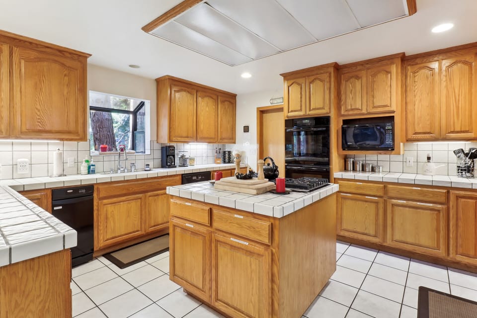Kitchen | Cooking Basics & Spices | Drip Coffee Maker | Double Oven