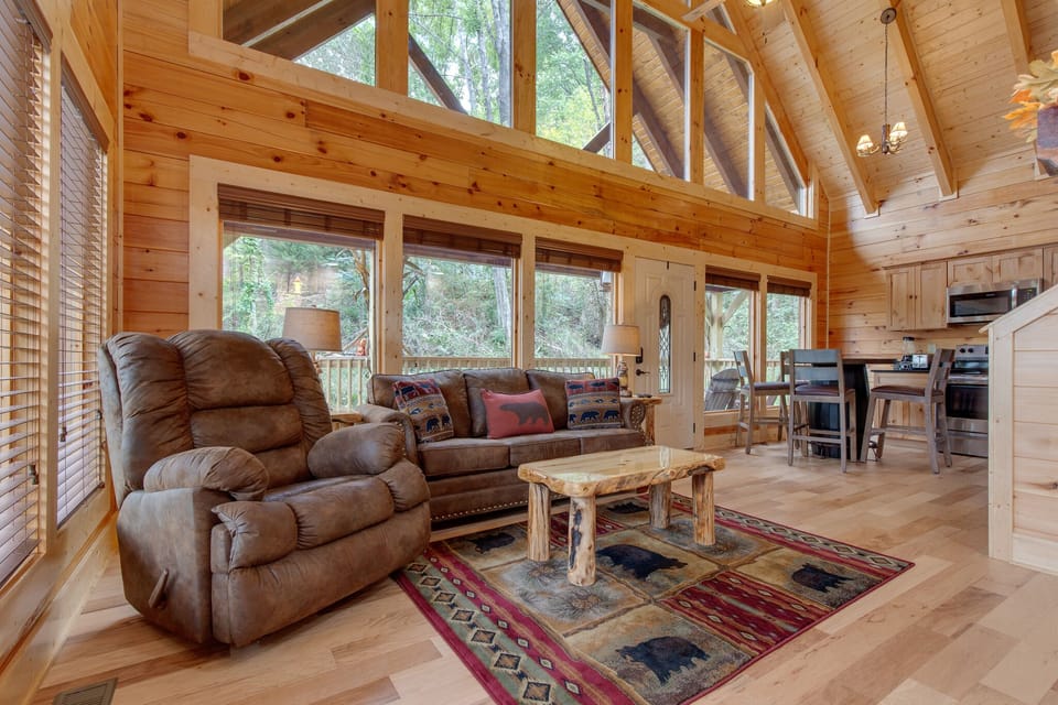 Open and Inviting Floor Plan with Floor-To-Ceiling Windows