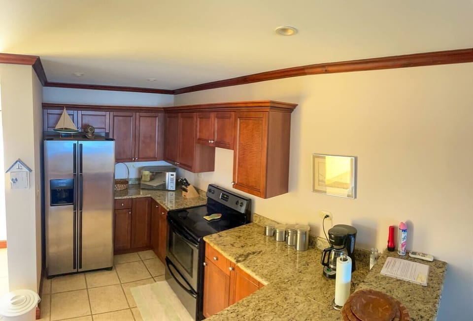 Kitchen with stainless steel appliances 