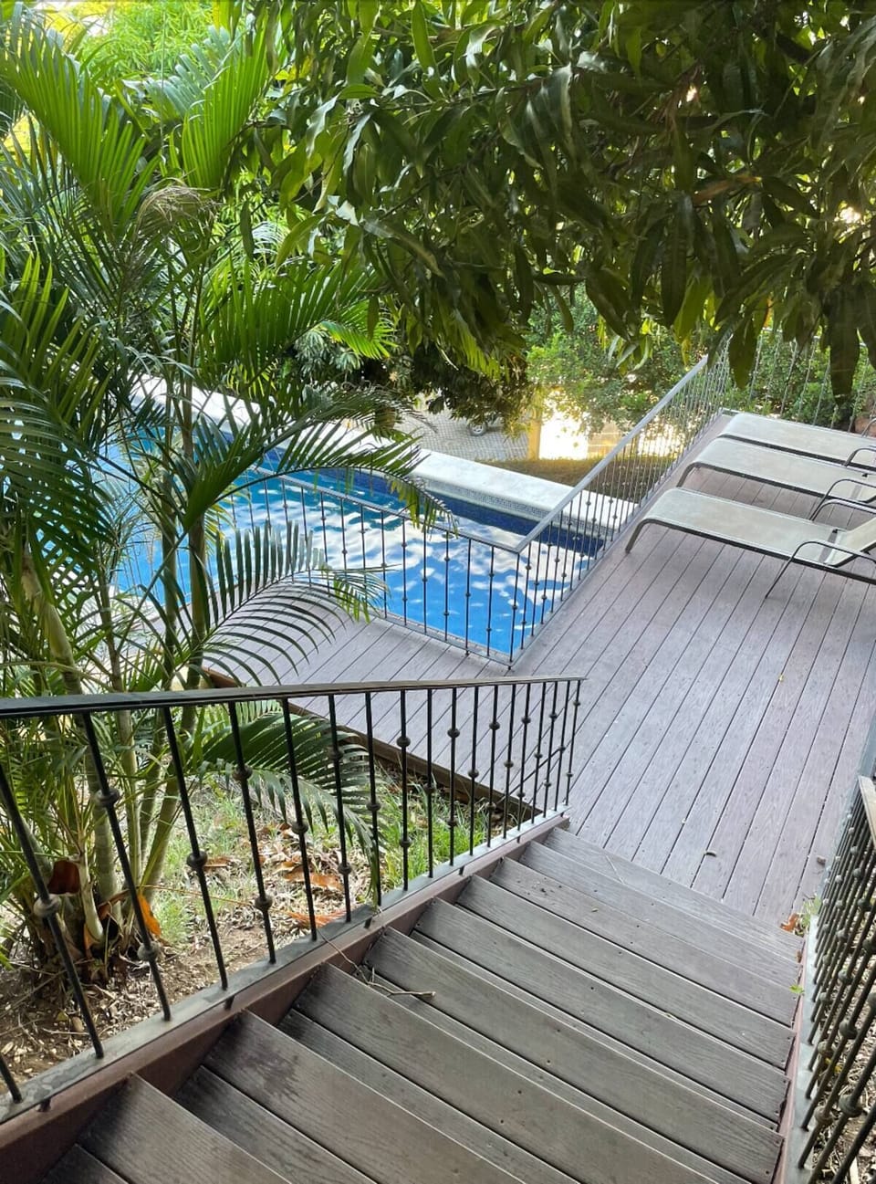 Infnity pool which gives a more private atmosphere.