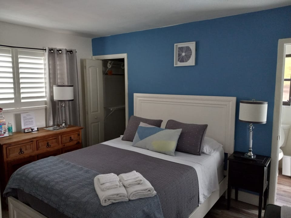 Queen size bed