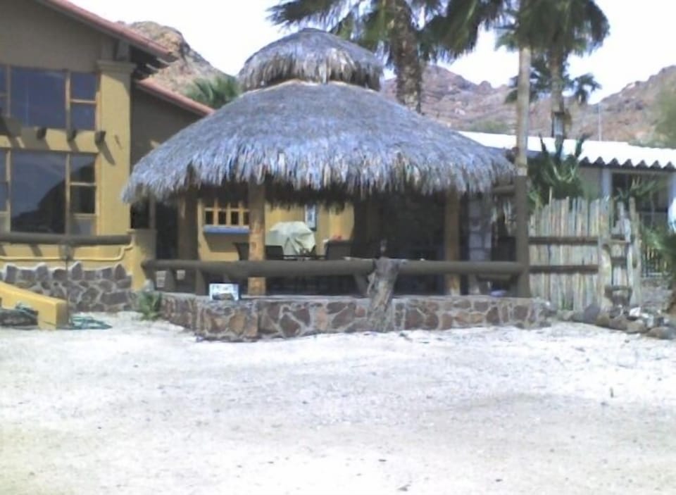 Dinner & cocktails outside under the Palapa!