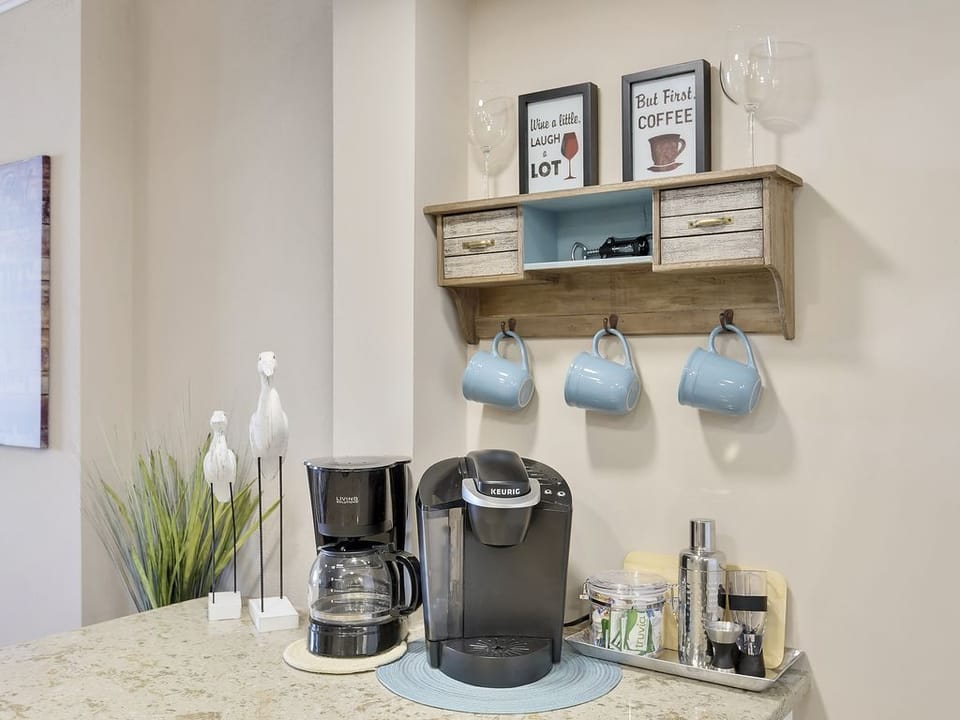 Keurig coffee and the traditional coffee maker are available .