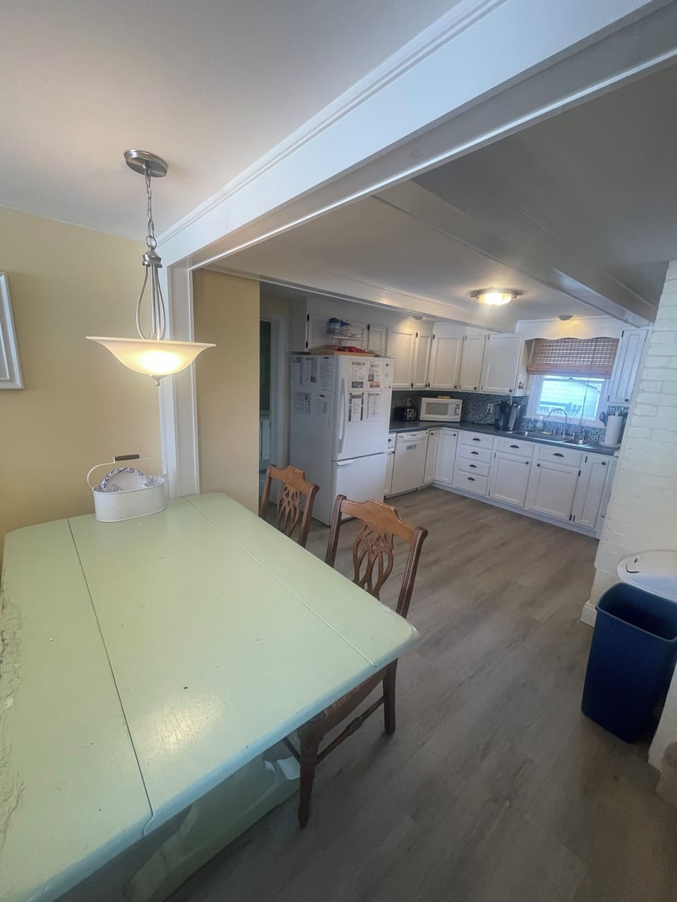 Side entrance into kitchen