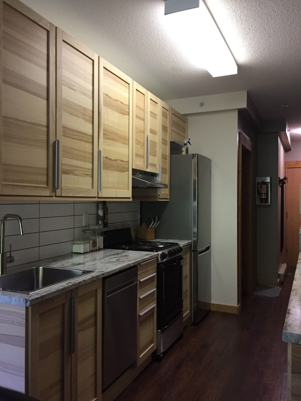Kitchen with Lots of Cupboard Space 