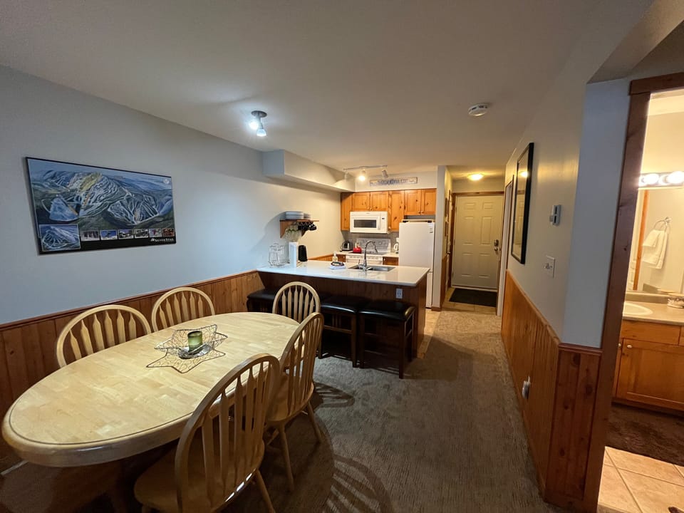 Open Concept for Easy Entertaining 