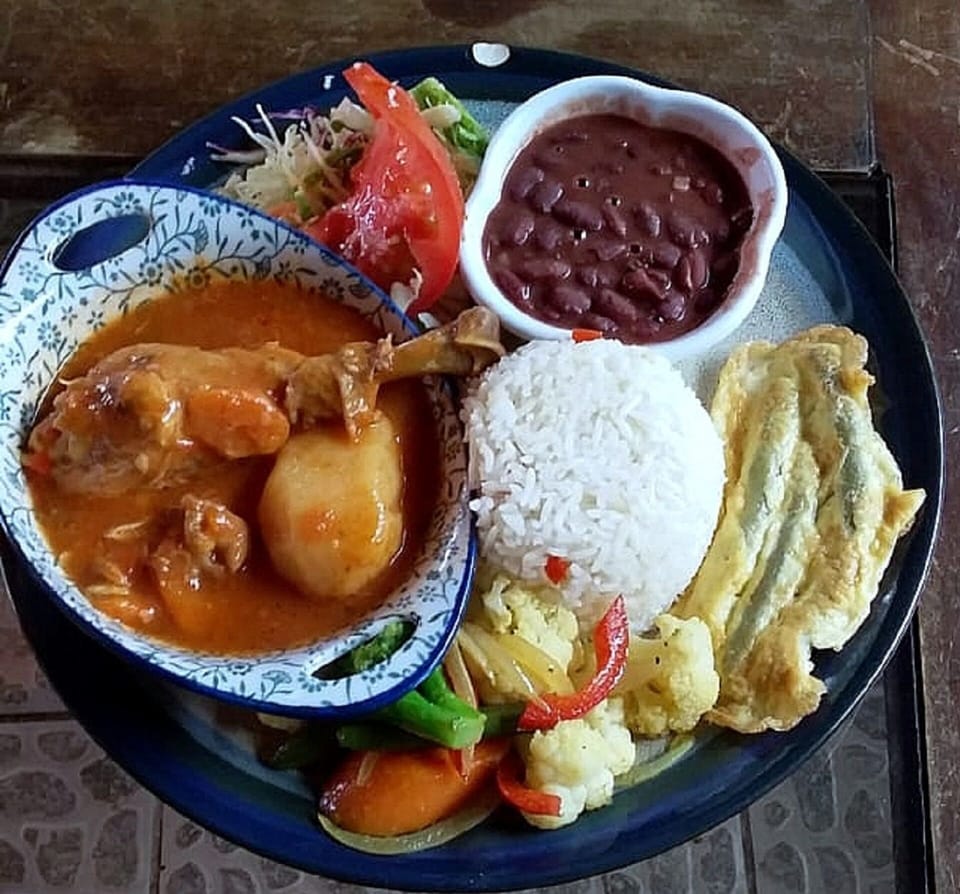 FOOD AT MAPI'S