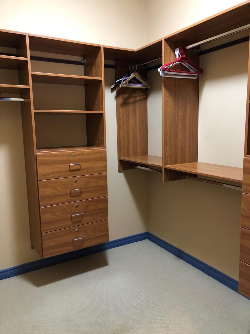 Master Bedroom Walk In Closet