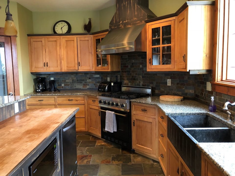 Large Modern Kitchen 