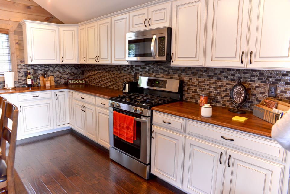 Dishwasher, refrigerator, microwave, gas stove, Keurig and regular coffee pots