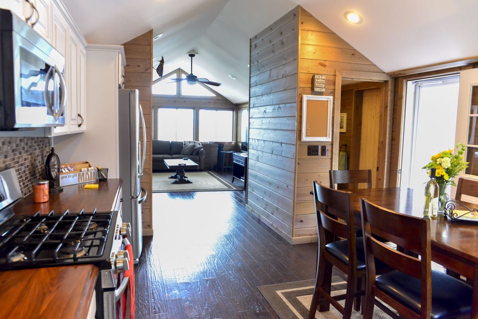 Vaulted ceiling with open floor plan