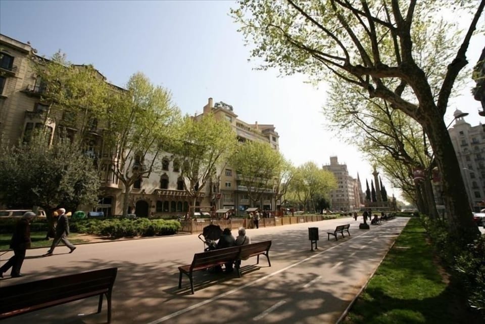 Nice park/boulevard by the metro station near apartment