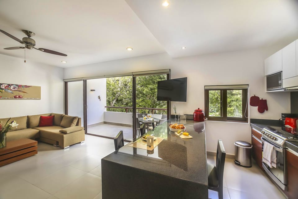 Breakfast counter with 4 stools
