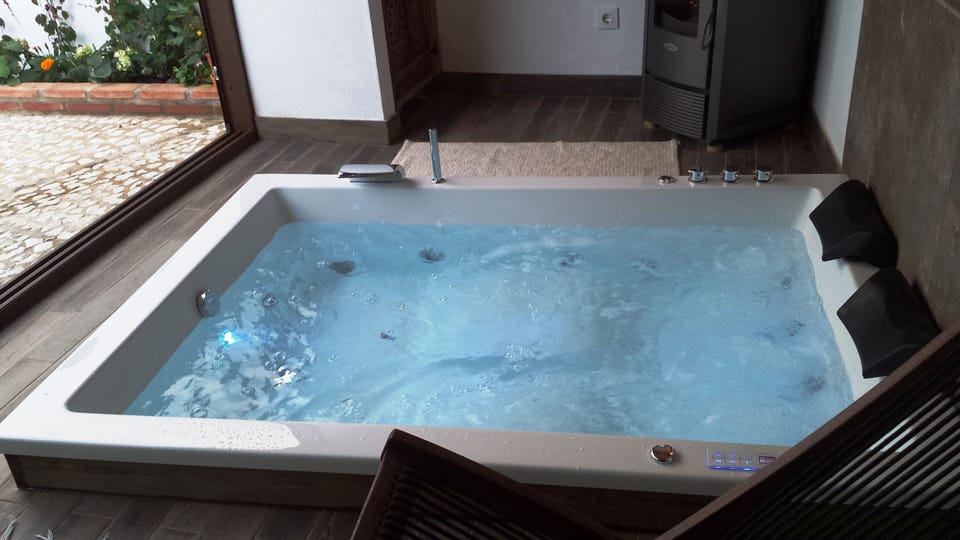Indoor spa tub